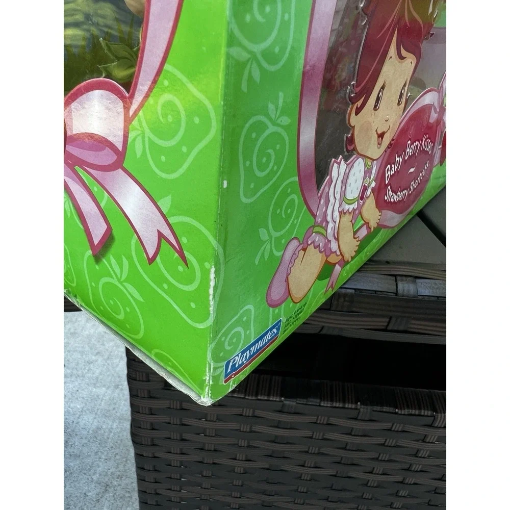 Strawberry Shortcake Baby Berry Kisses Doll Playmates‎ New Sealed Retired